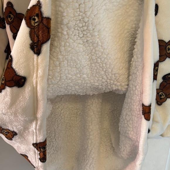 Adorable Bear Print Sherpa Blanket Hoodie Blanket - Picture 6 of 8